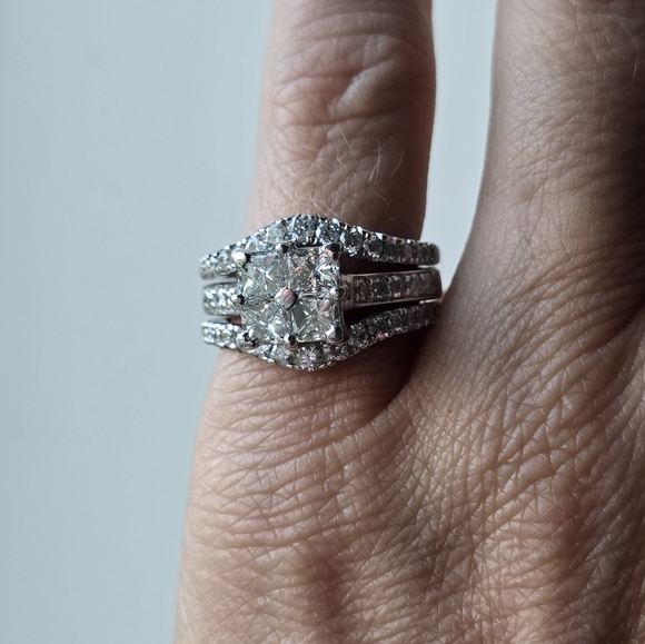 Diamond Ring Set - Picture 9 of 12